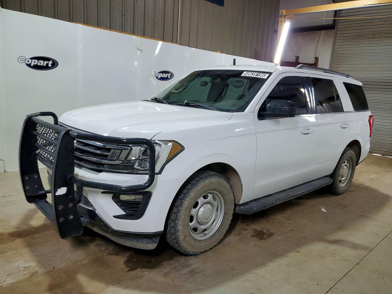 Salvage Ford Expedition Image