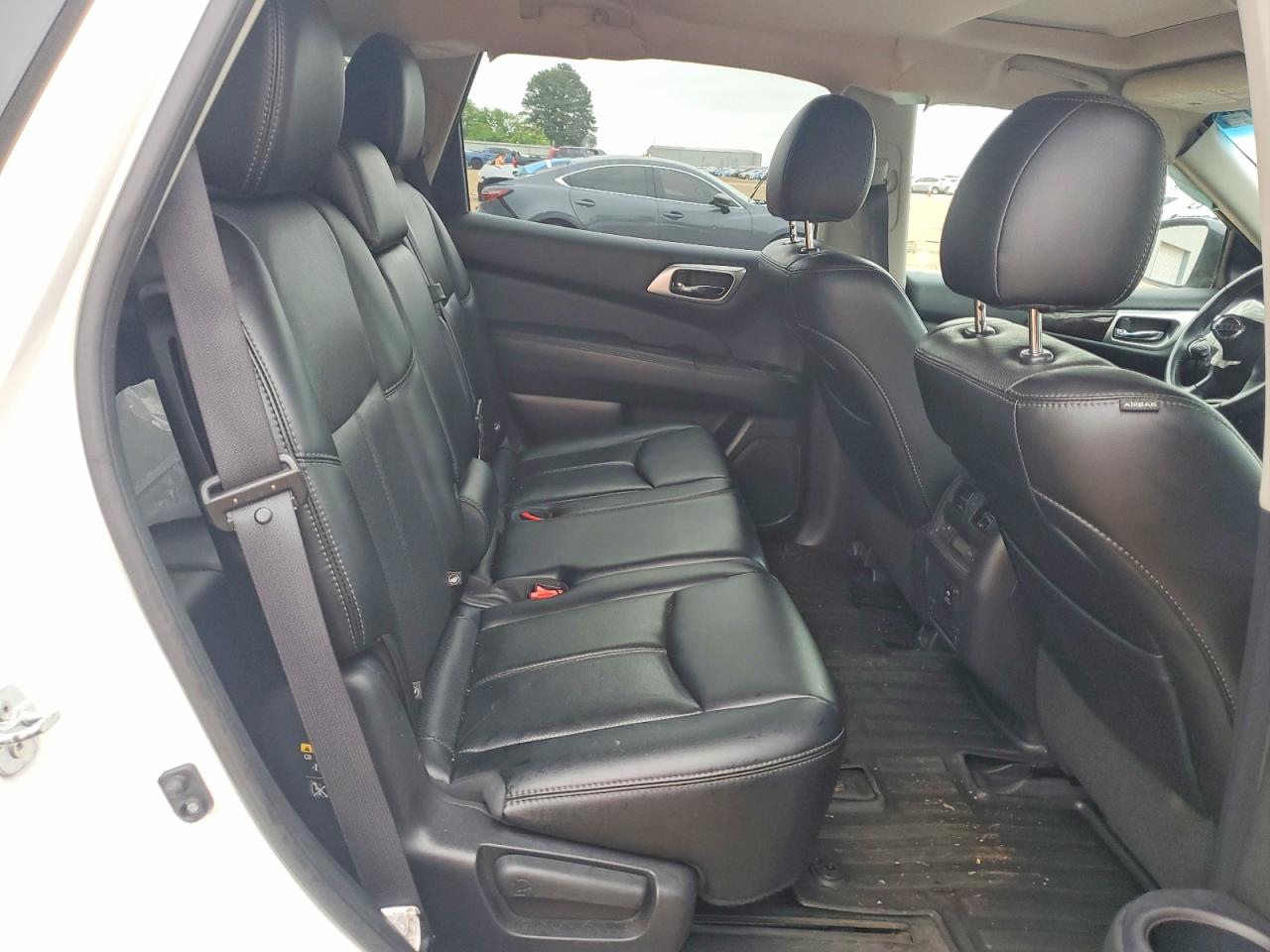 Nissan Pathfinder S