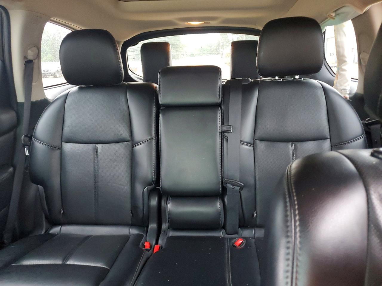 Nissan Pathfinder S
