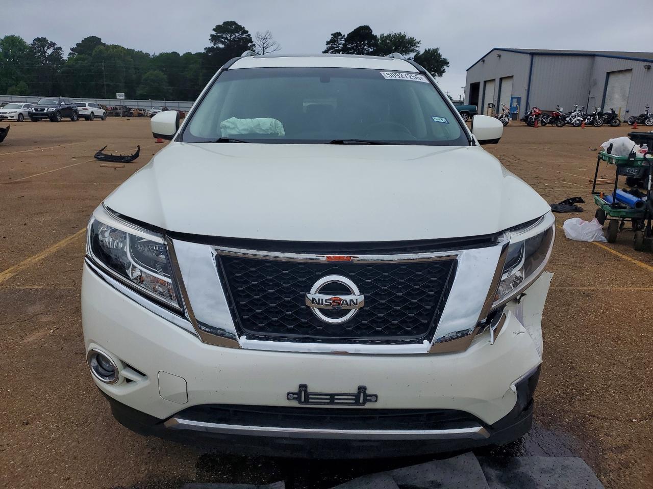 Nissan Pathfinder S