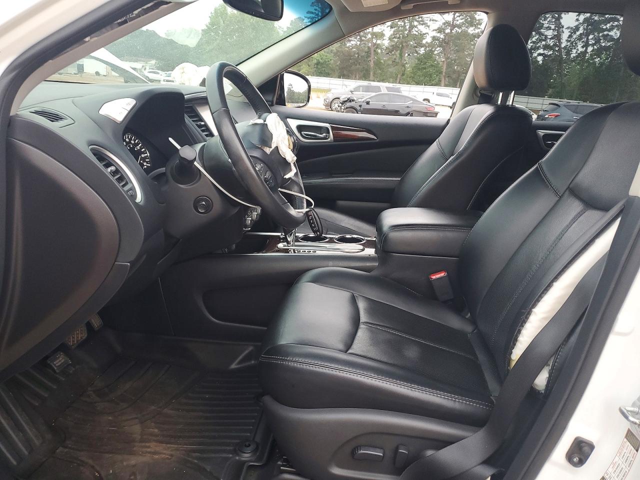 Nissan Pathfinder S