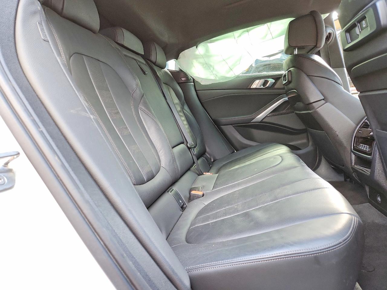BMW X Series M50i