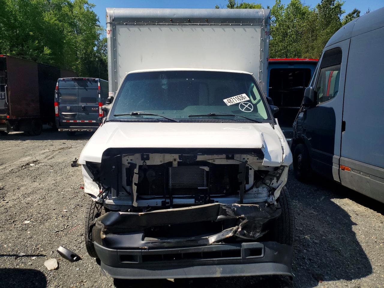 Ford Econoline E350 Super Duty Cutaway Van