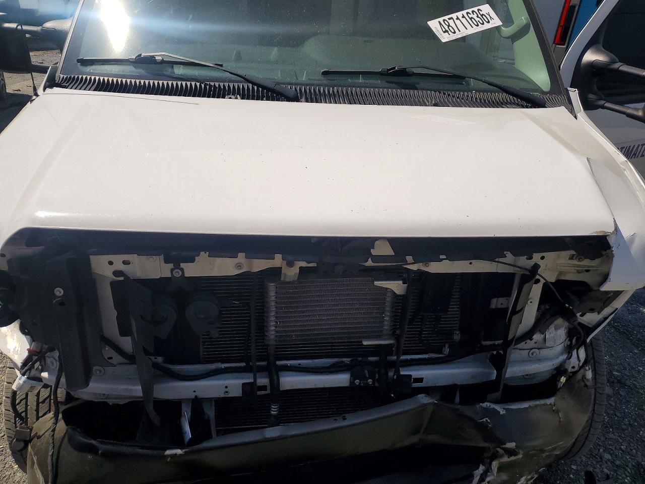Ford Econoline E350 Super Duty Cutaway Van