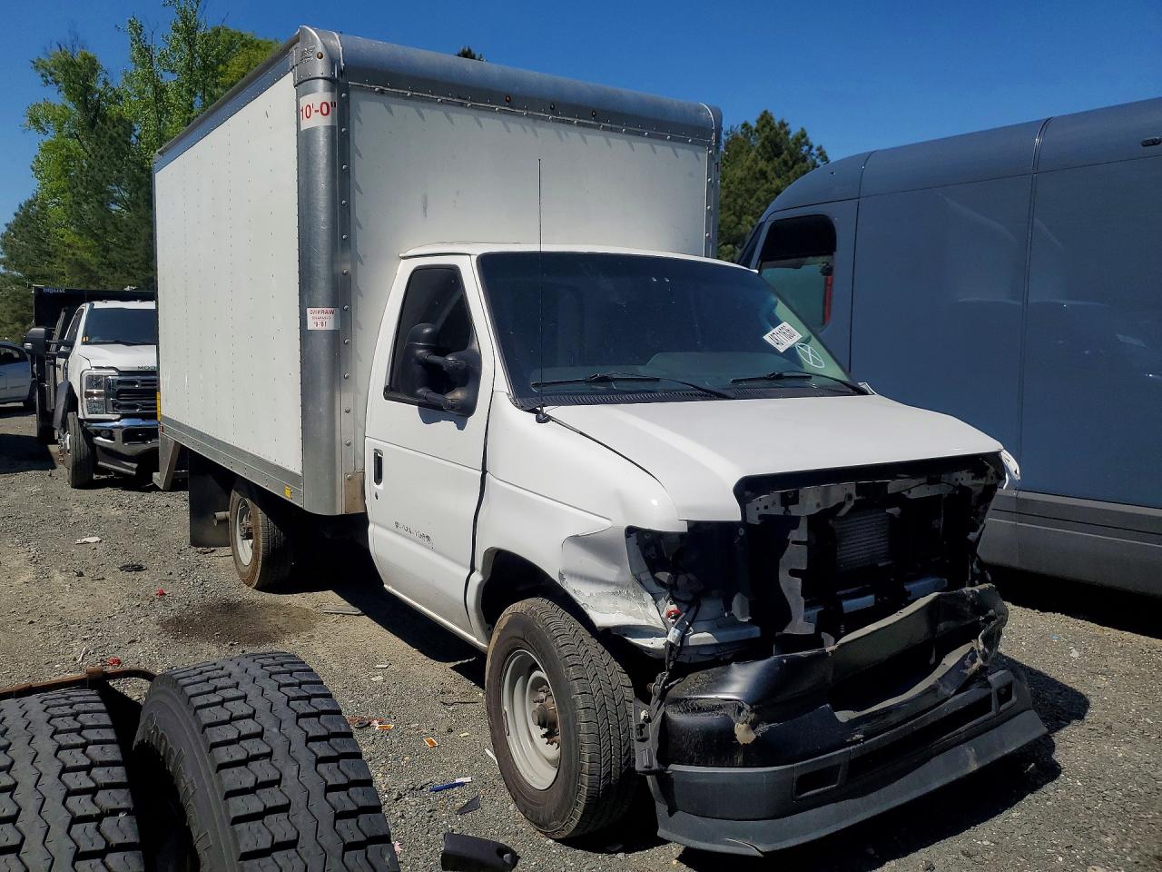 Ford Econoline E350 Super Duty Cutaway Van