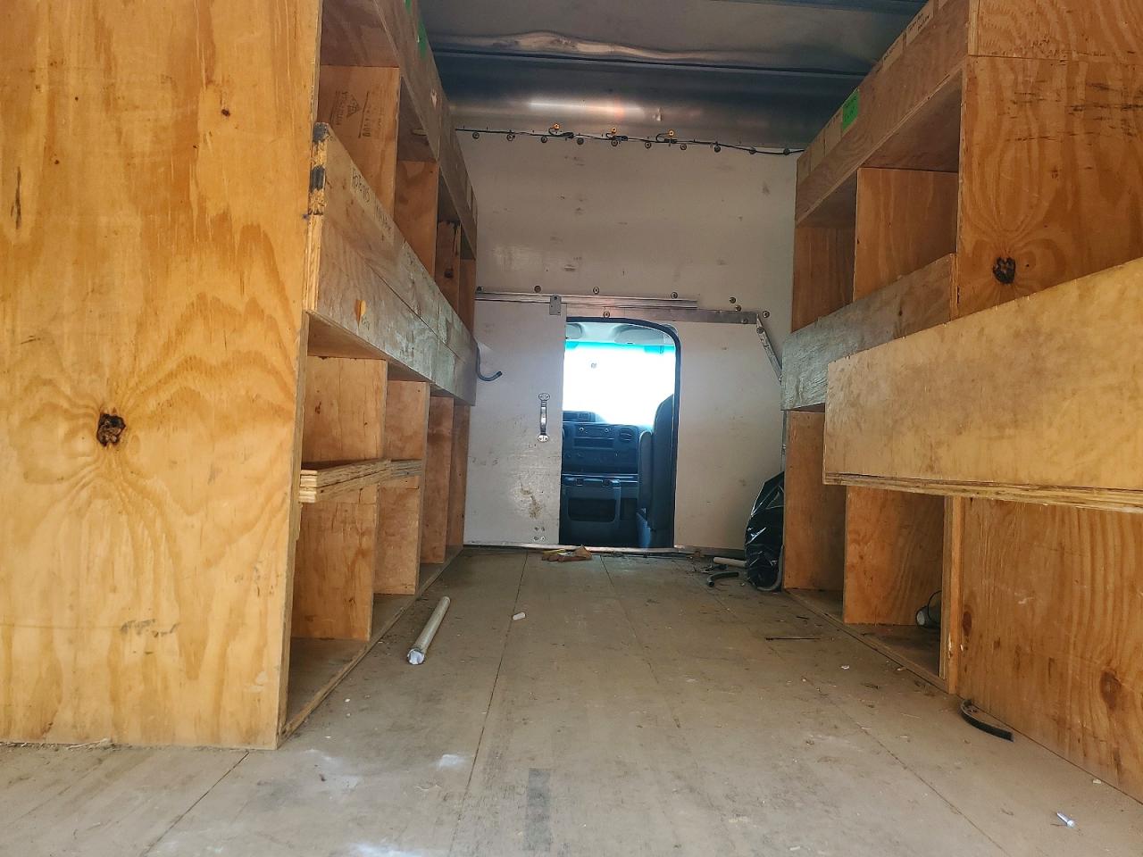 Ford Econoline E350 Super Duty Cutaway Van