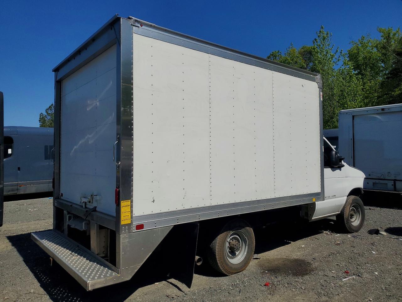 Ford Econoline E350 Super Duty Cutaway Van