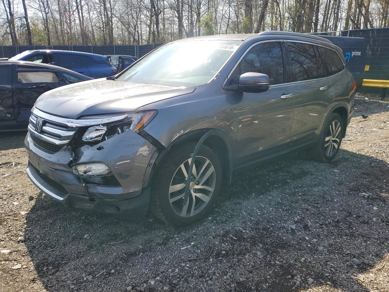 Salvage Honda Pilot Image