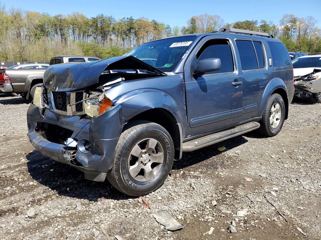Salvage Nissan Pathfinder Image