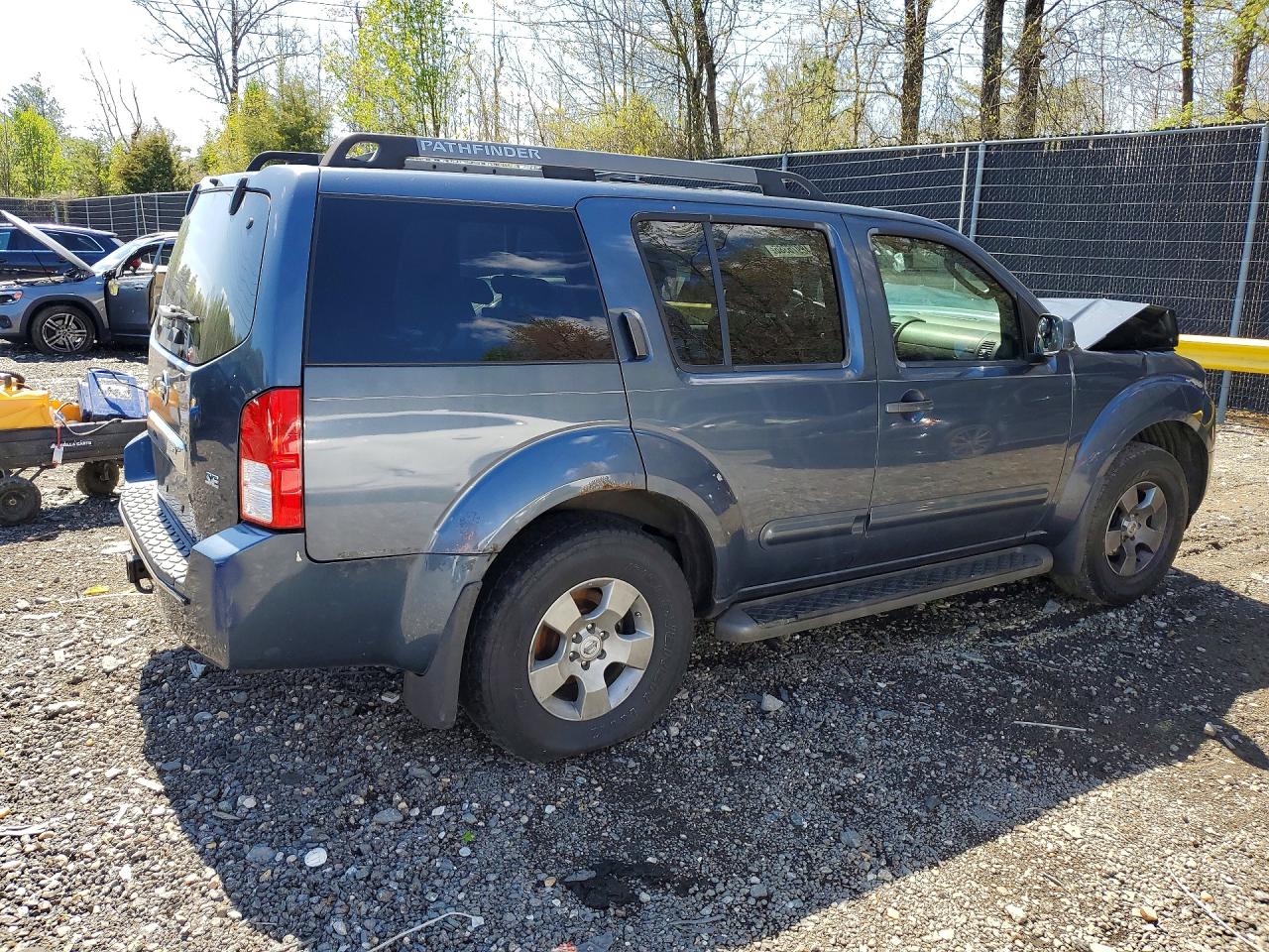 Nissan Pathfinder Xe