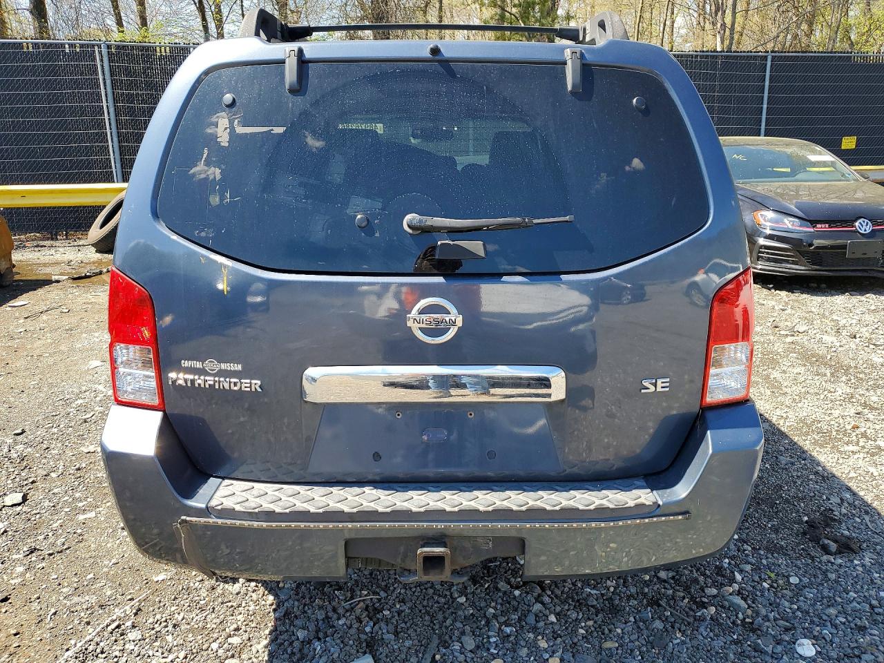Nissan Pathfinder Xe