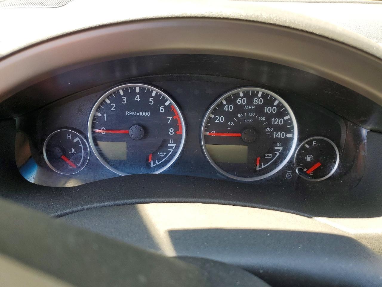 Nissan Pathfinder Xe