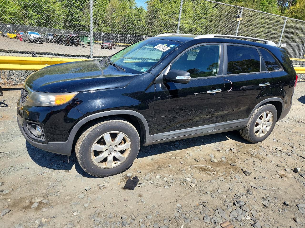 Salvage Kia Sorento Image