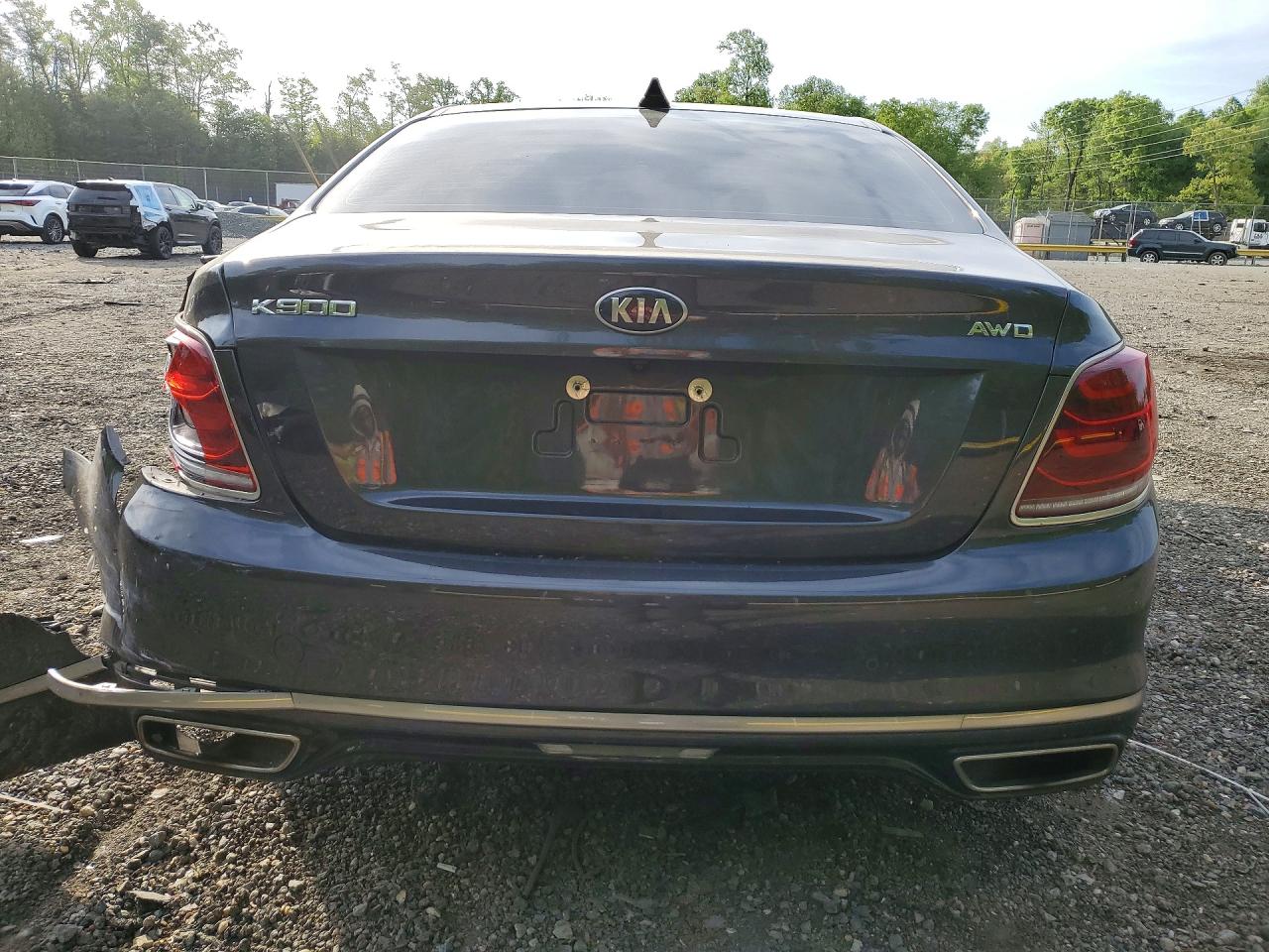 Kia K900 Luxury