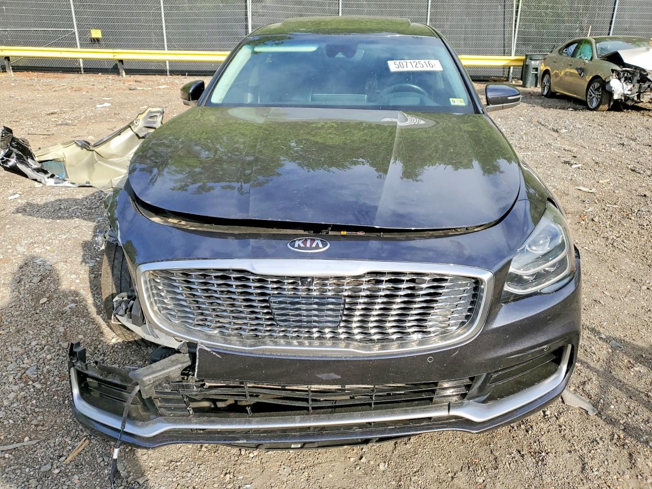 Kia K900 Luxury