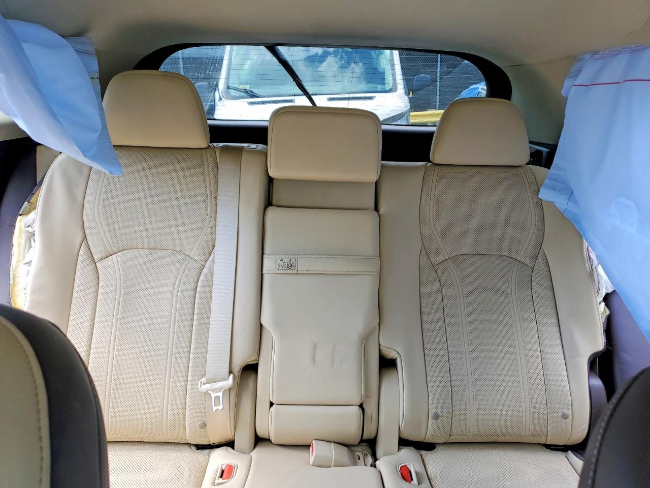 Lexus RX Base