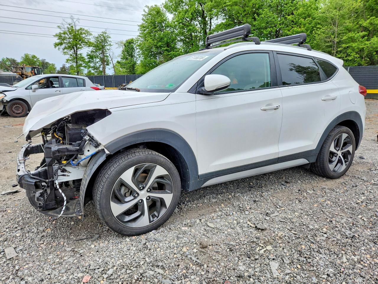 Salvage Hyundai TUCSON Image