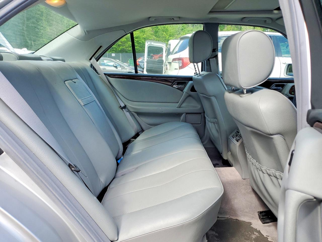 Mercedes-Benz E-Class 300td