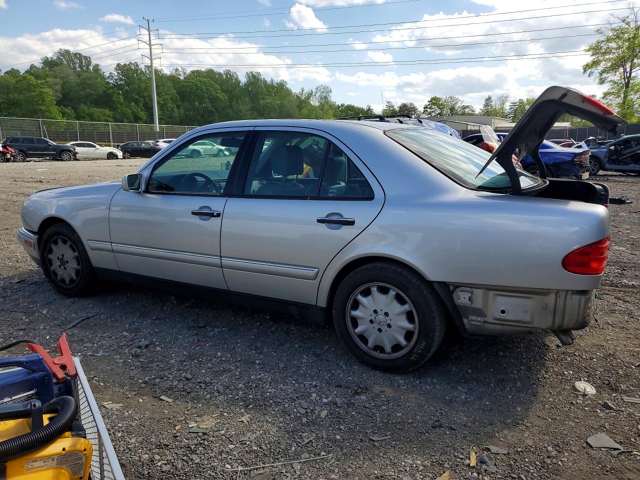 Mercedes-Benz E-Class 300td