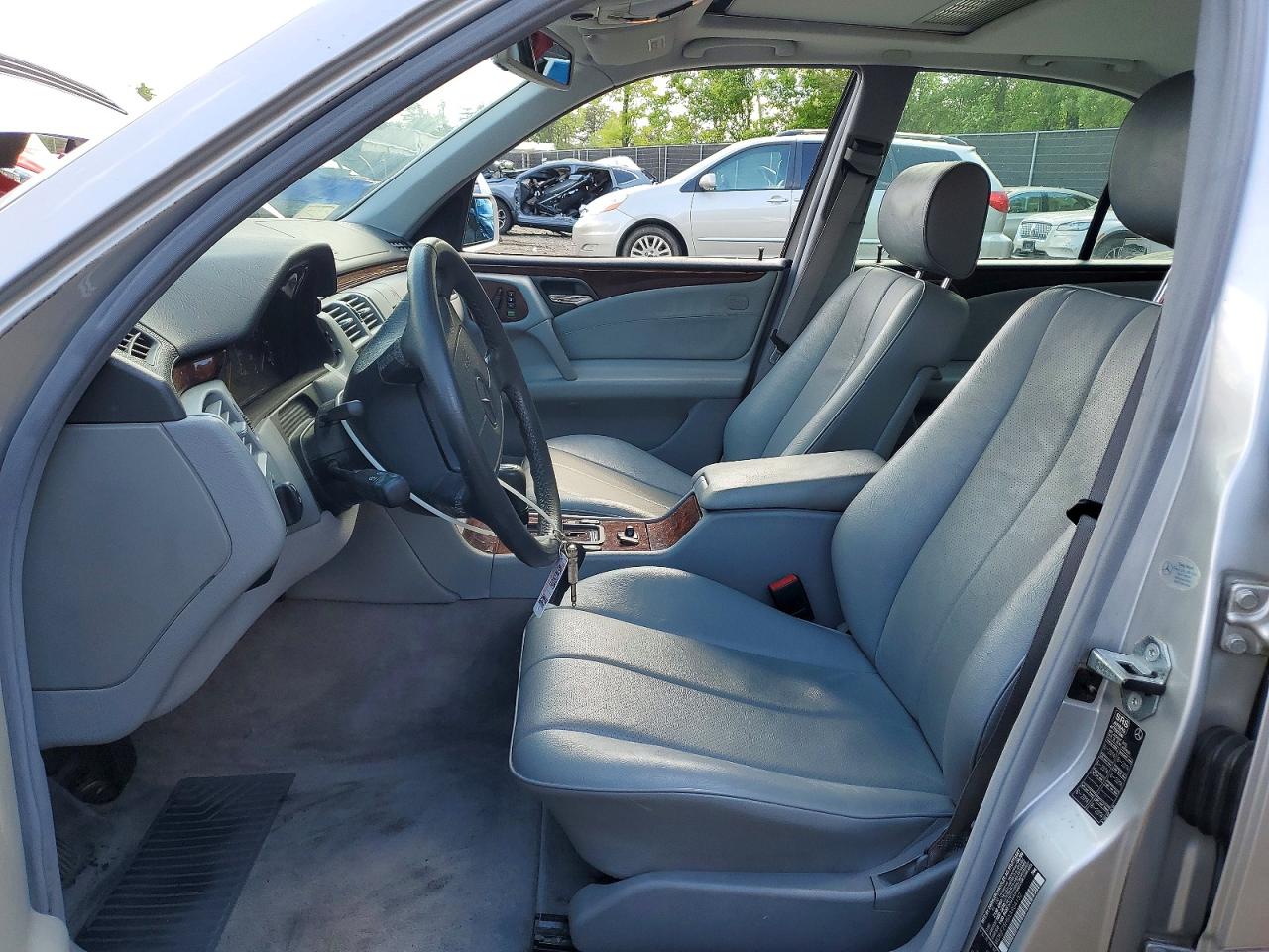Mercedes-Benz E-Class 300td