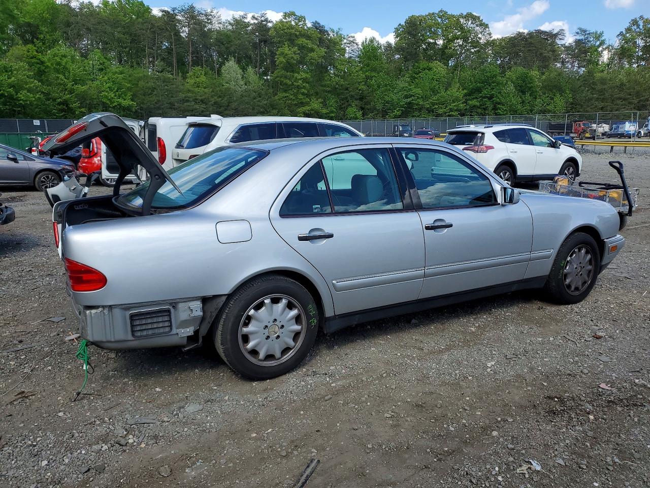 Mercedes-Benz E-Class 300td