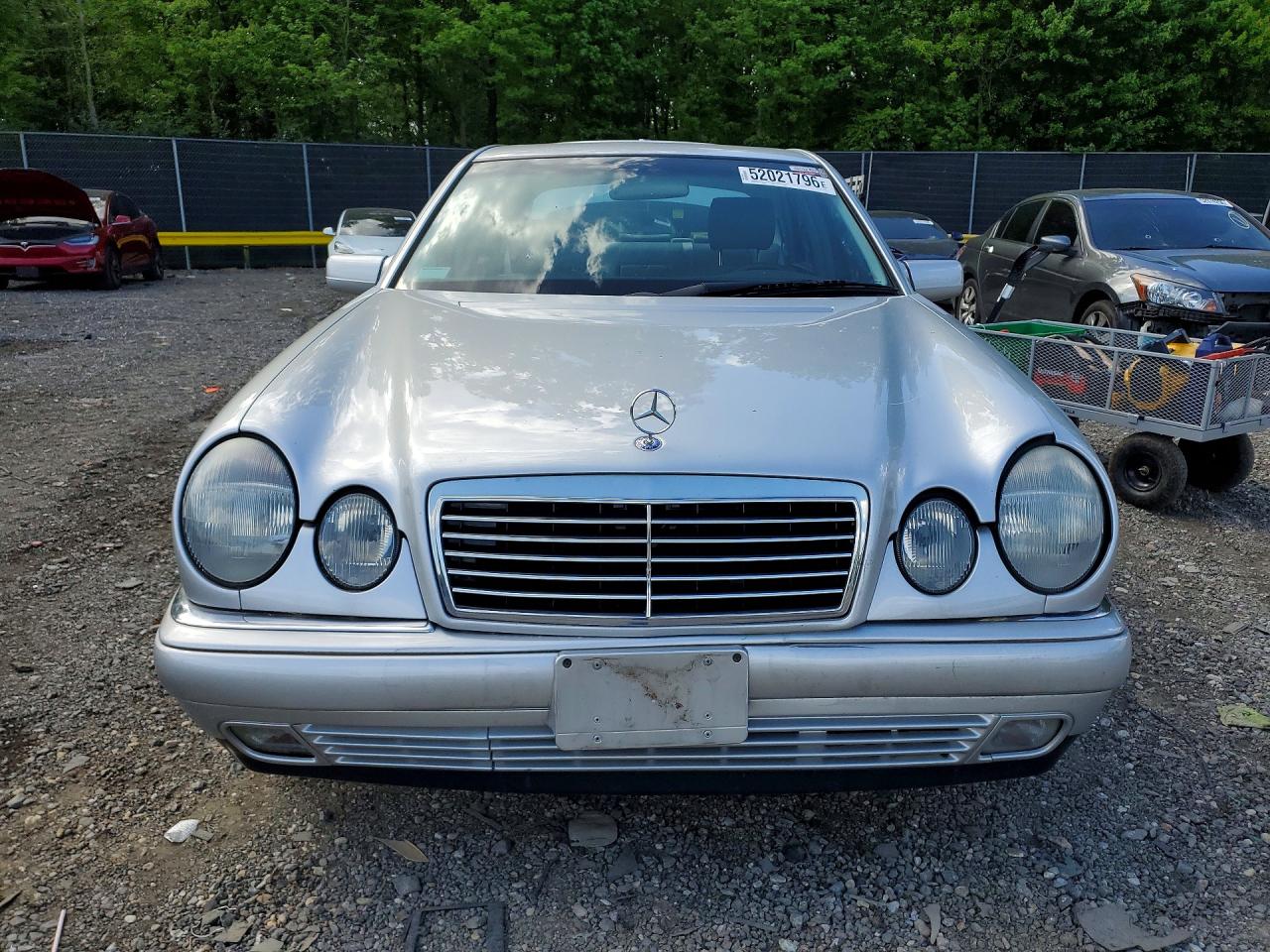 Mercedes-Benz E-Class 300td