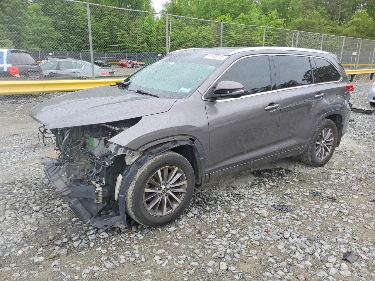 Salvage Toyota Highlander Image