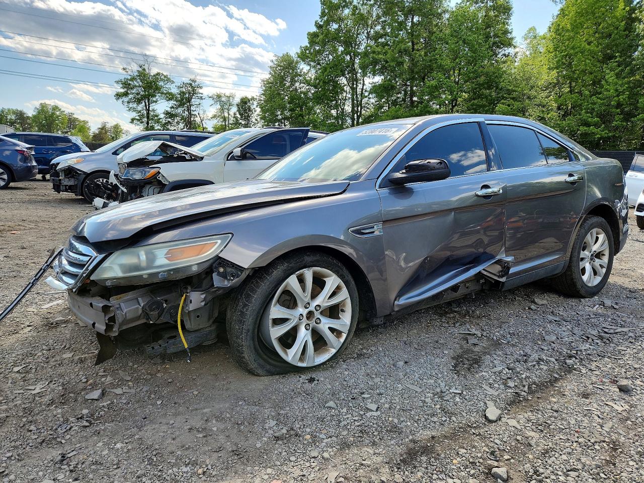 Salvage Ford Taurus Image
