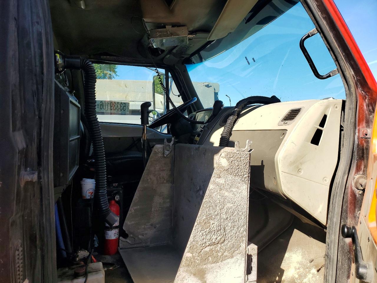 Sterling Truck L9500