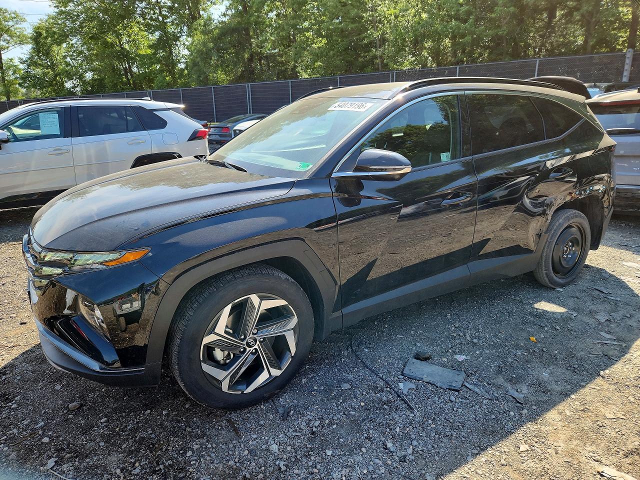 Salvage Hyundai TUCSON Image