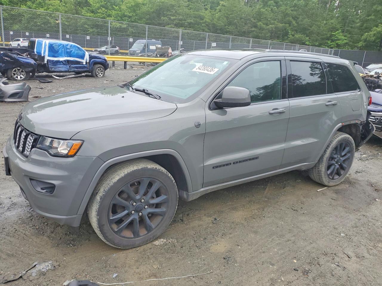 Salvage Jeep Cherokee Image