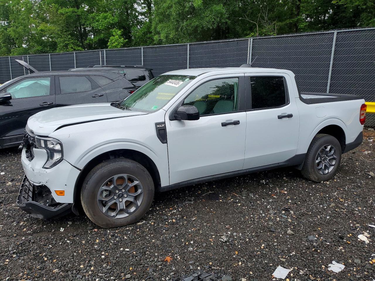 Salvage Ford Maverick Image