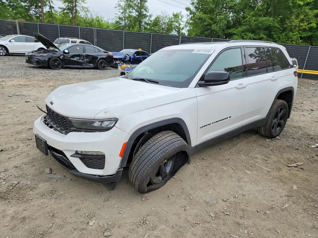 Salvage Jeep Cherokee Image