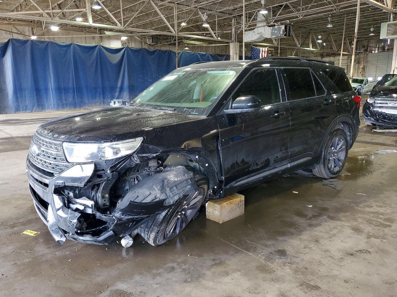 Salvage Ford Explorer Image