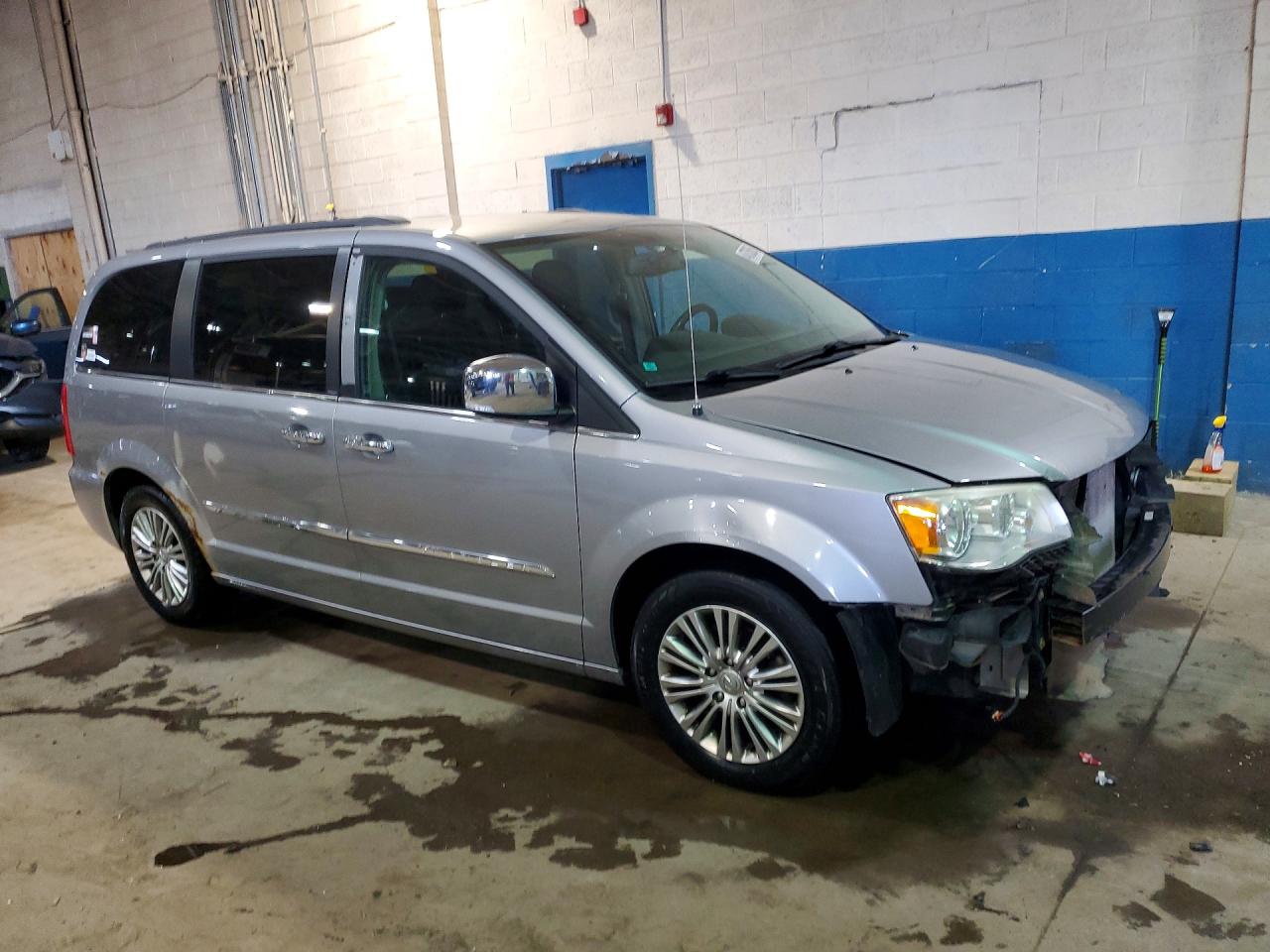 Chrysler Minivan Touring L