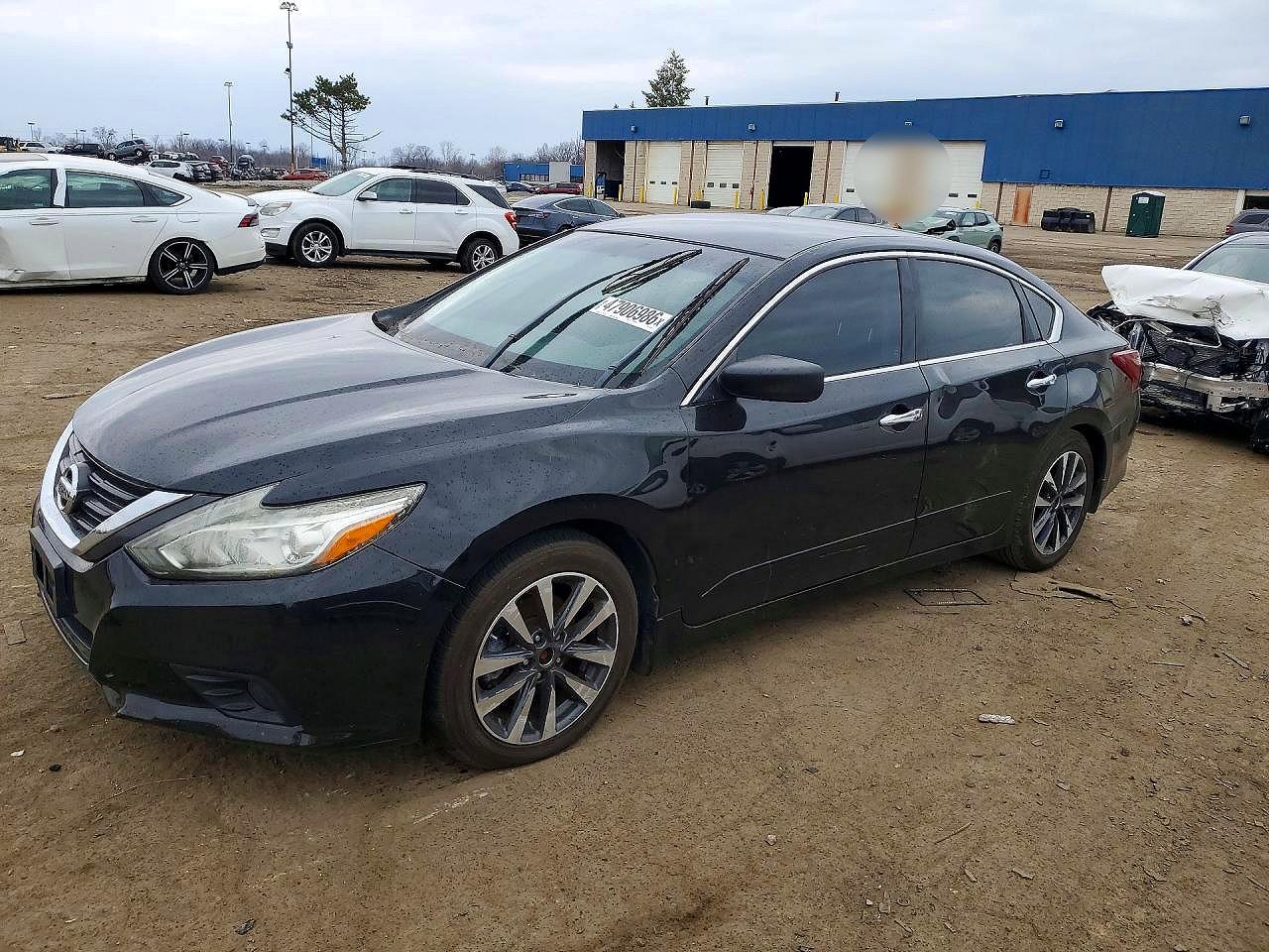Salvage Nissan Altima Image