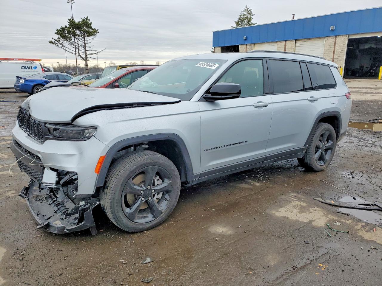 Salvage Jeep Grand Cherokee Image