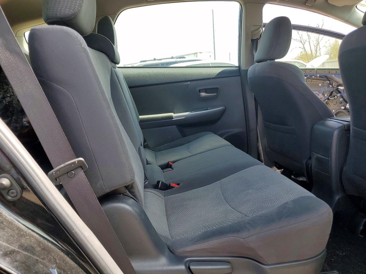 Toyota Prius v Three