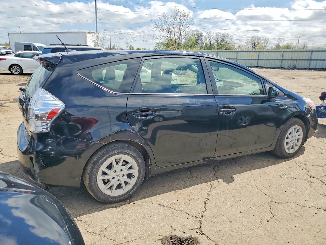 Toyota Prius v Three