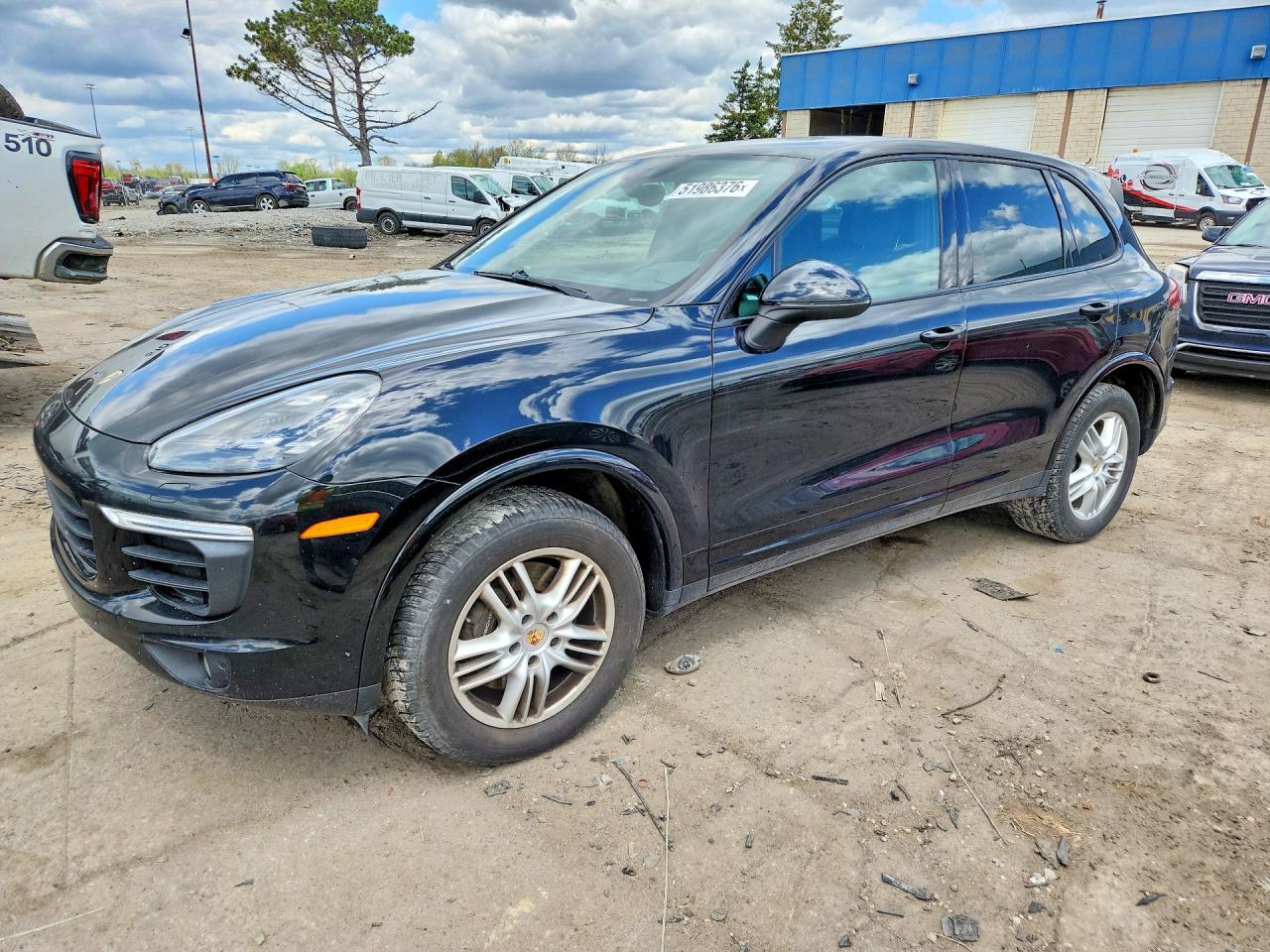 Salvage Porsche Cayenne Image