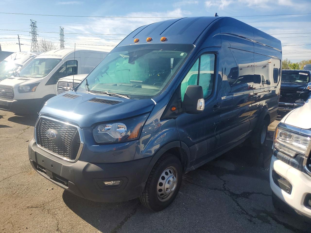 Salvage Ford Transit Image