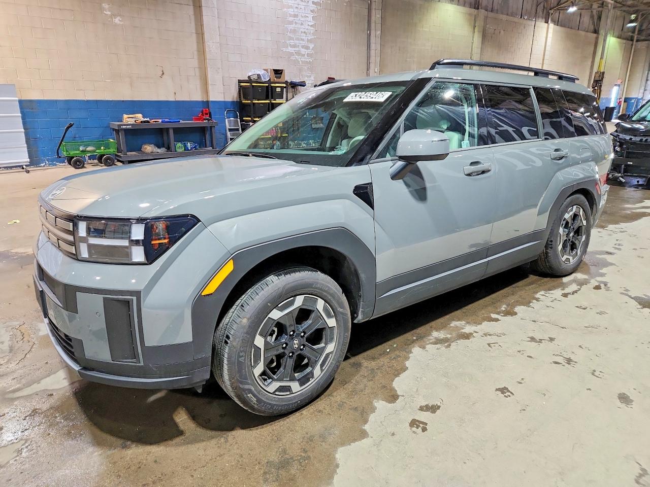 Salvage Hyundai SANTA FE Image