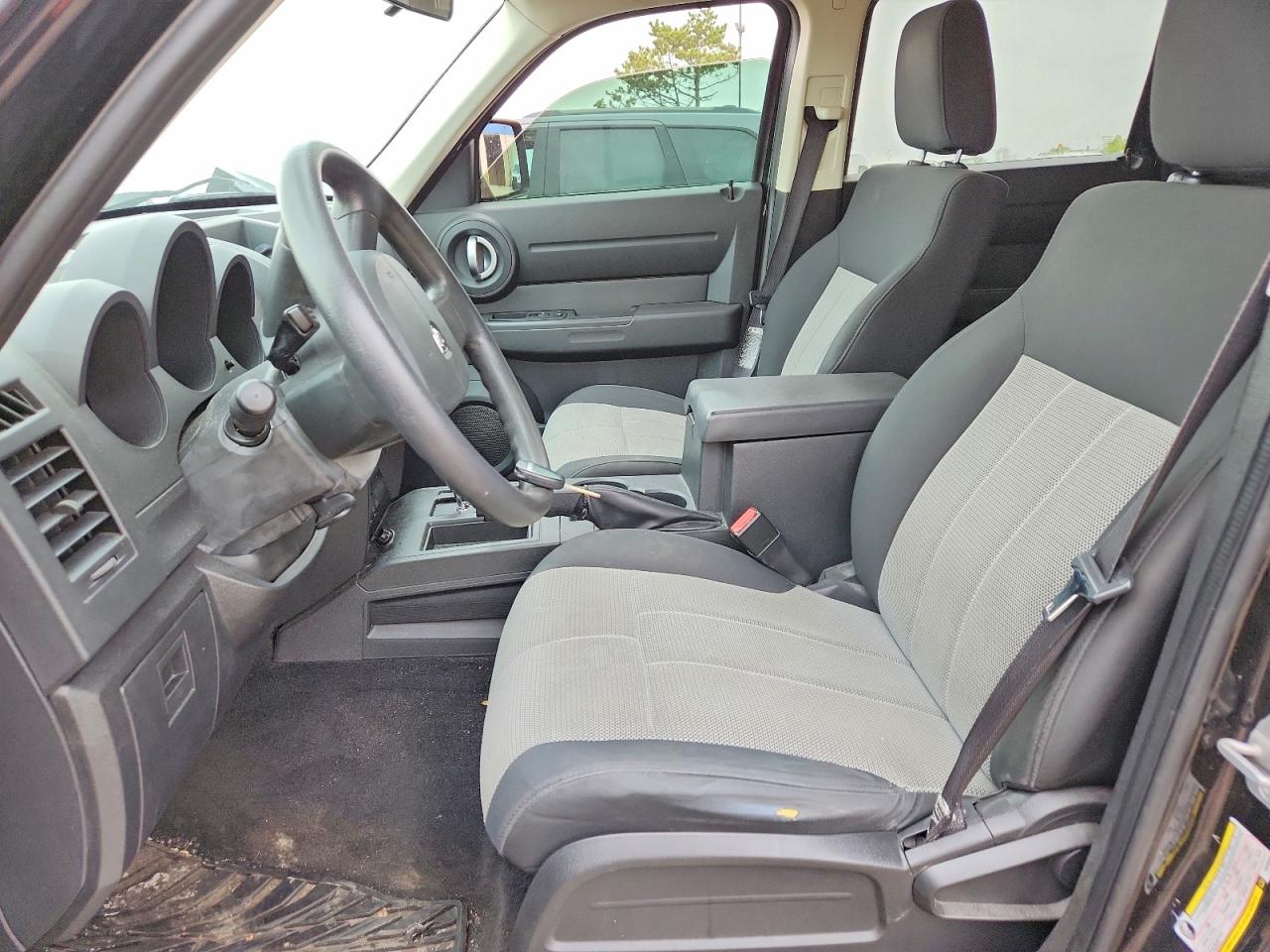 Dodge Nitro Sxt