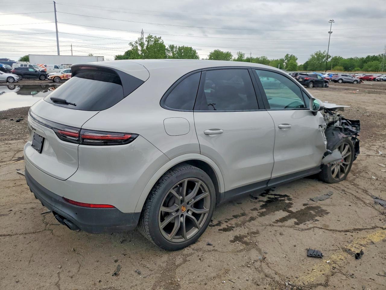 Porsche Cayenne Base