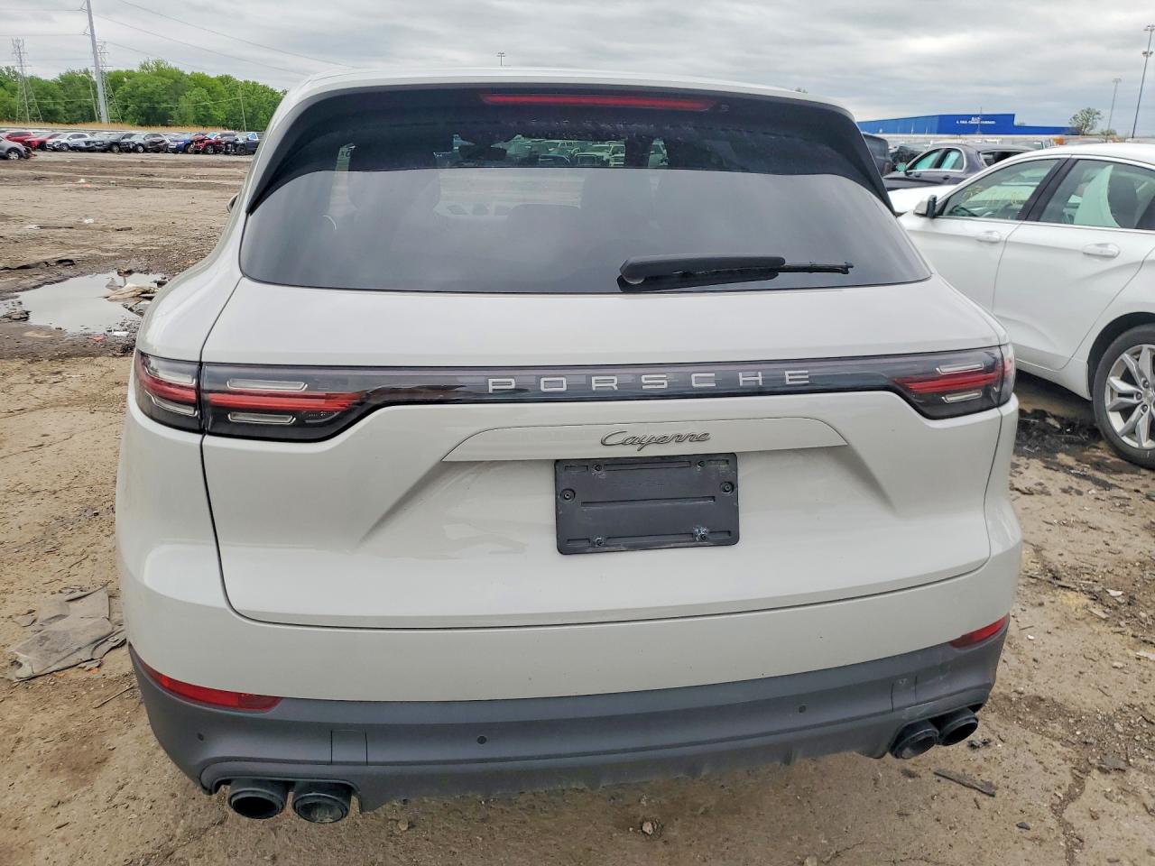 Porsche Cayenne Base