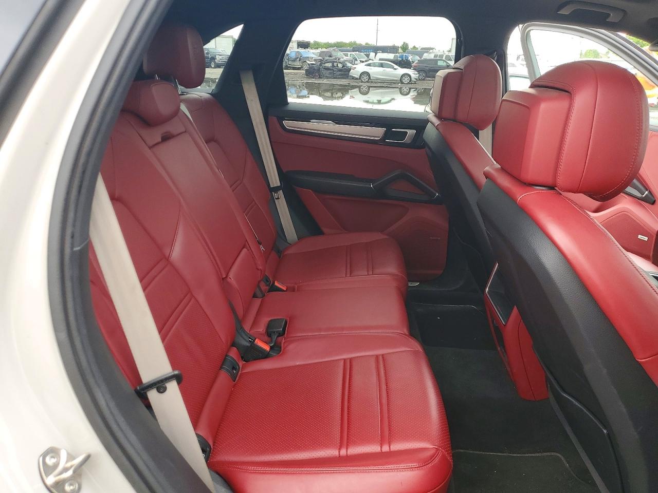Porsche Cayenne Base
