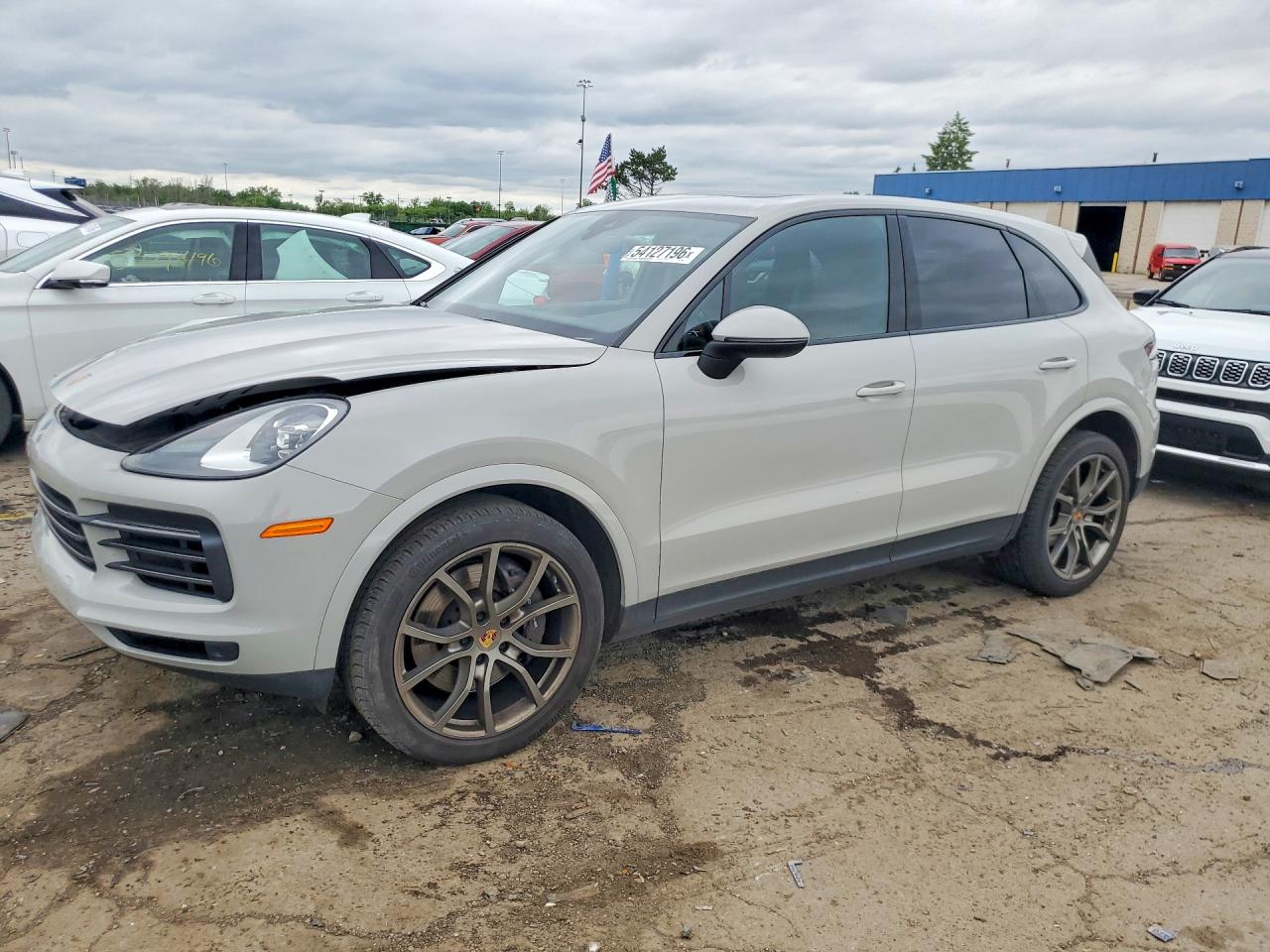 Salvage Porsche Cayenne Image