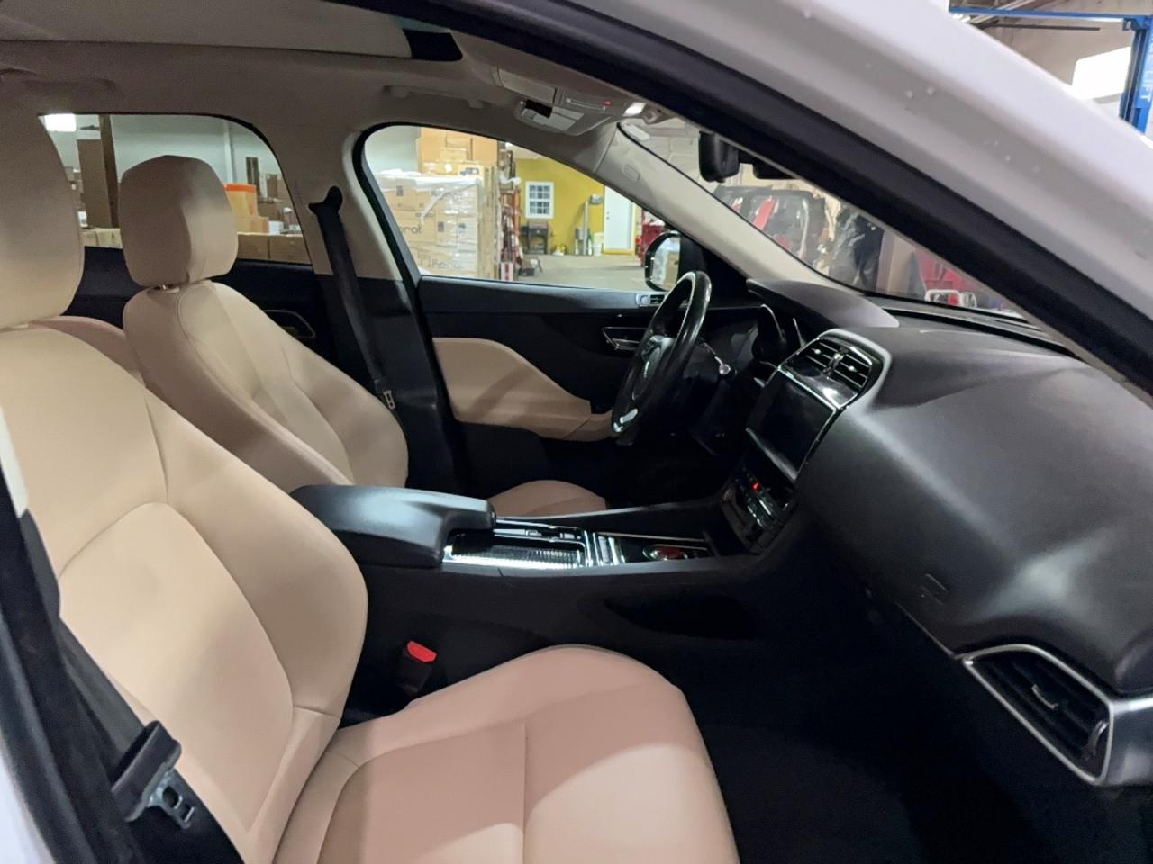 Jaguar F-PACE Premium