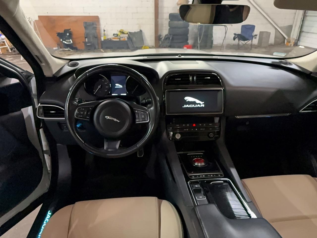 Jaguar F-PACE Premium