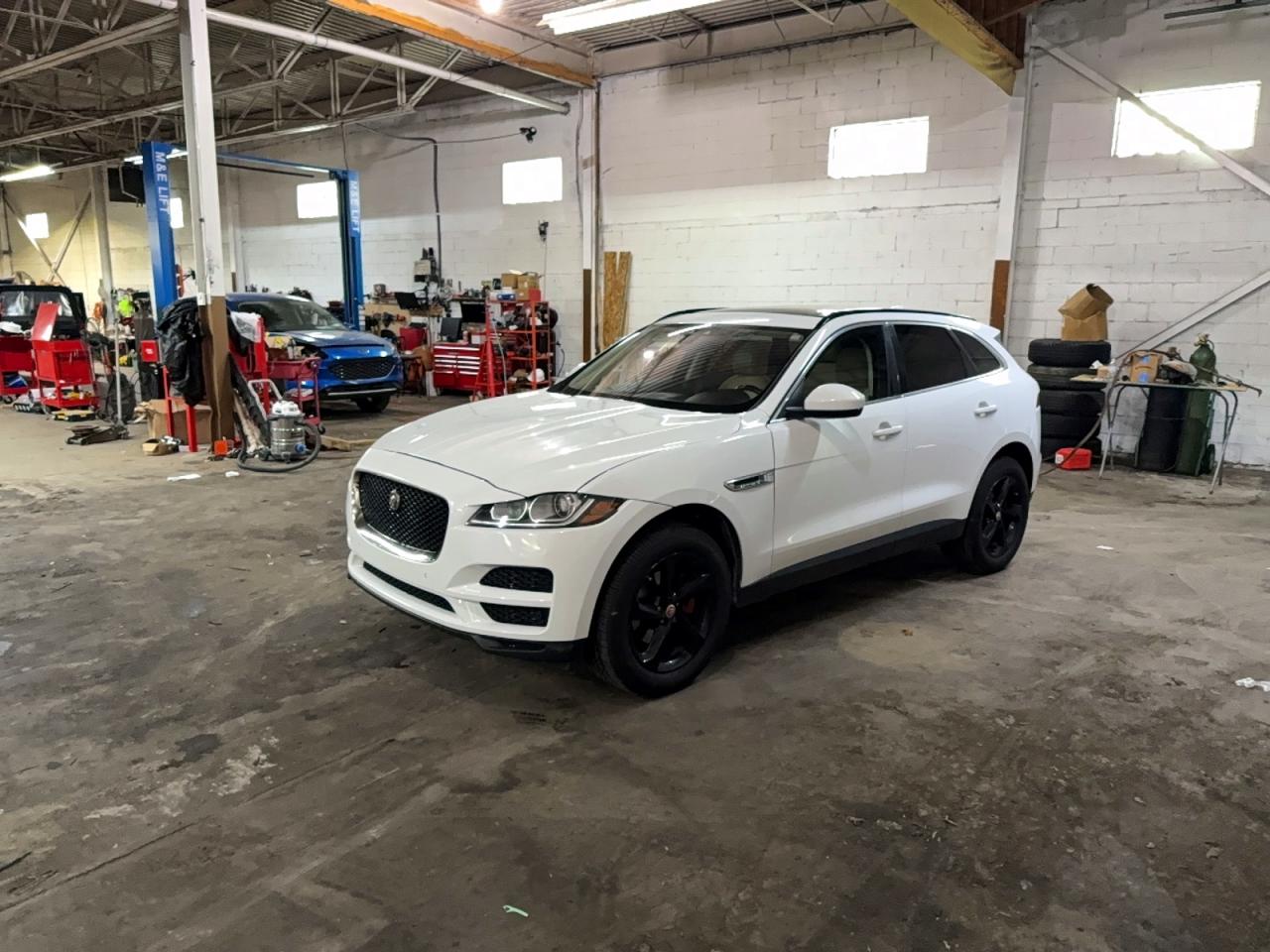 Jaguar F-PACE Premium